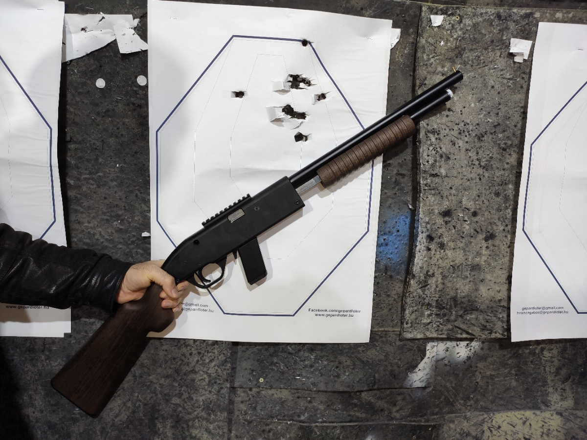 Mini tesztcikk: Atlas Zalán pump-action gumilövedékes puska