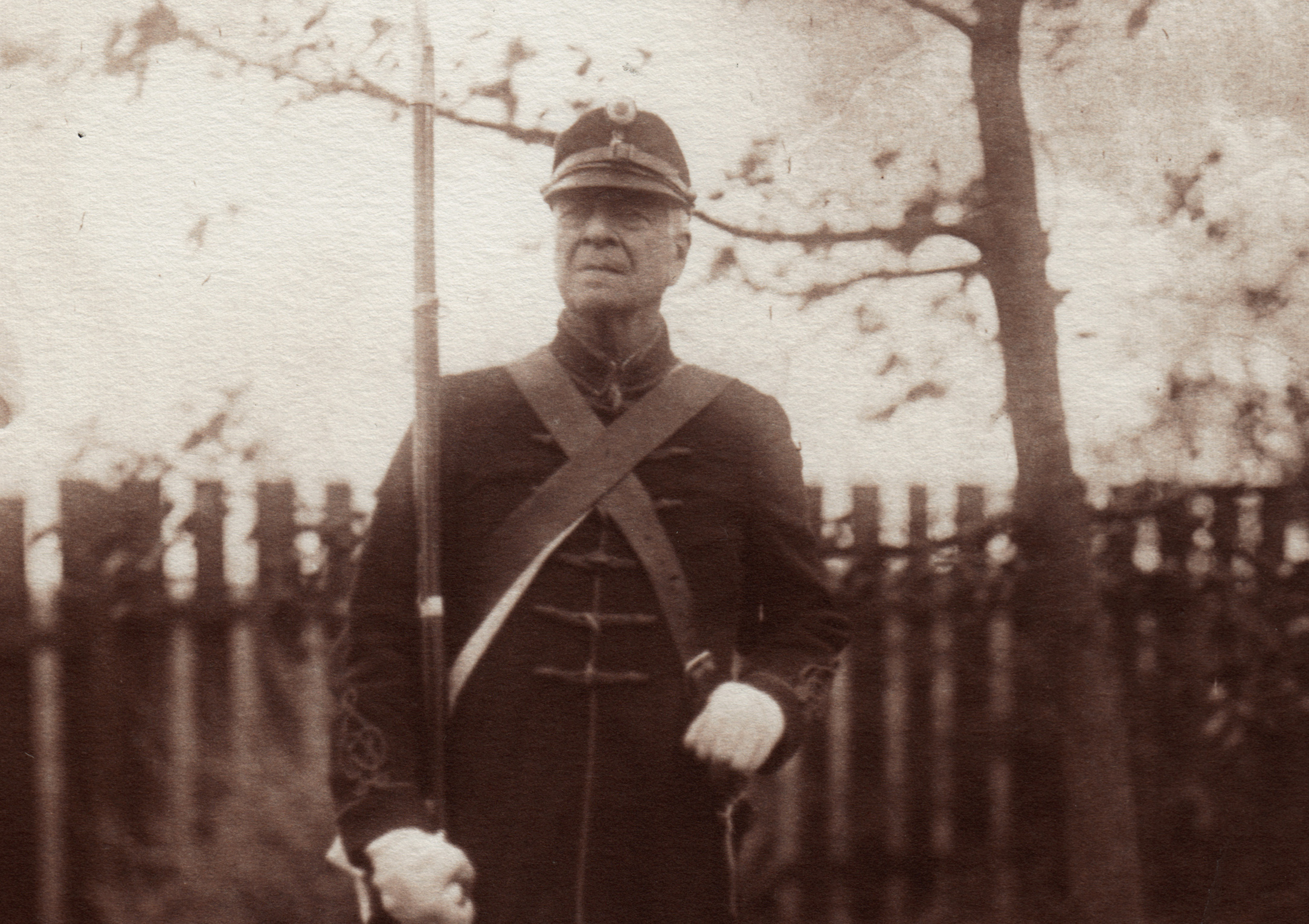 Eötvös Péter emlékére