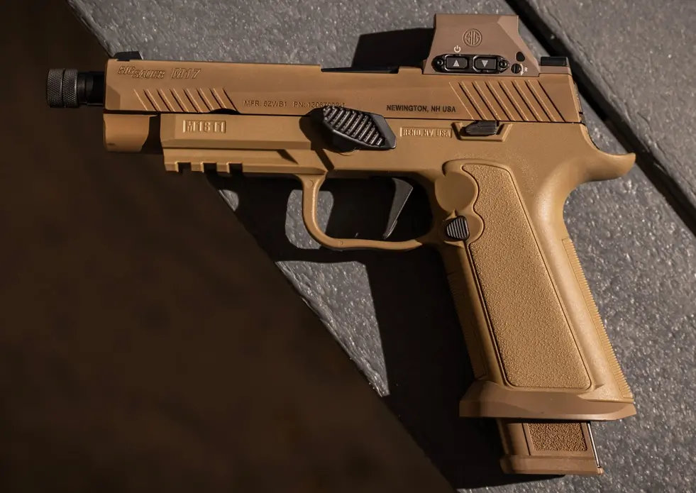 SIG Sauer x Brouwer: M17-Sof pisztoly